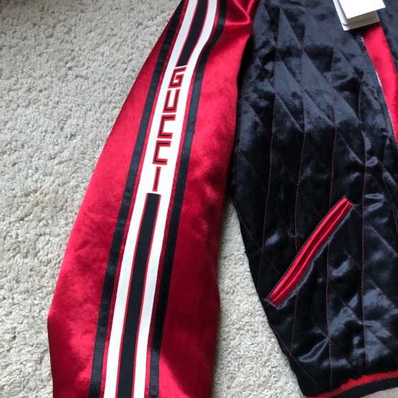 (LIMITED EDITION ) REVERSIBLE SATIN GUCCI JACKET - Picture 5 of 6